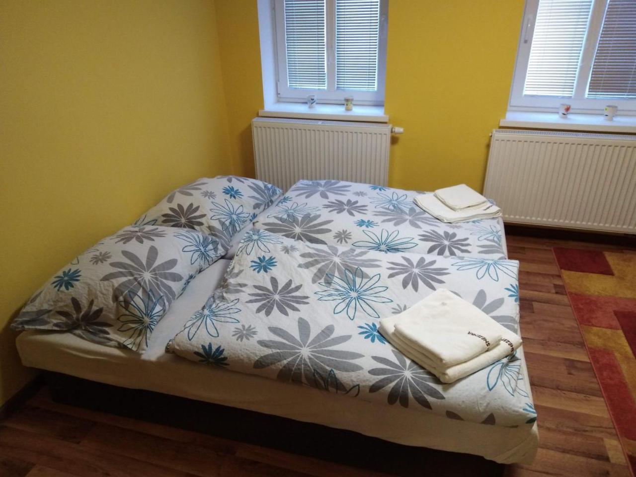 Penzion Snezenka Jiretin pod Bukovou Exterior foto